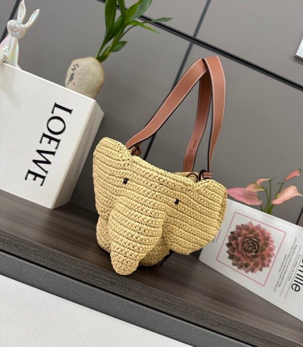 Small Elephant basket in raffia and calfskin