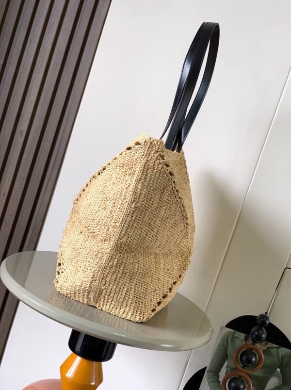 Medium Puzzle Fold tote in raffia