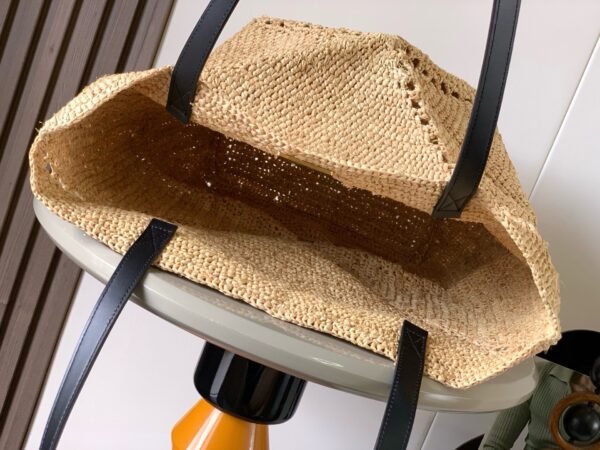 Medium Puzzle Fold tote in raffia