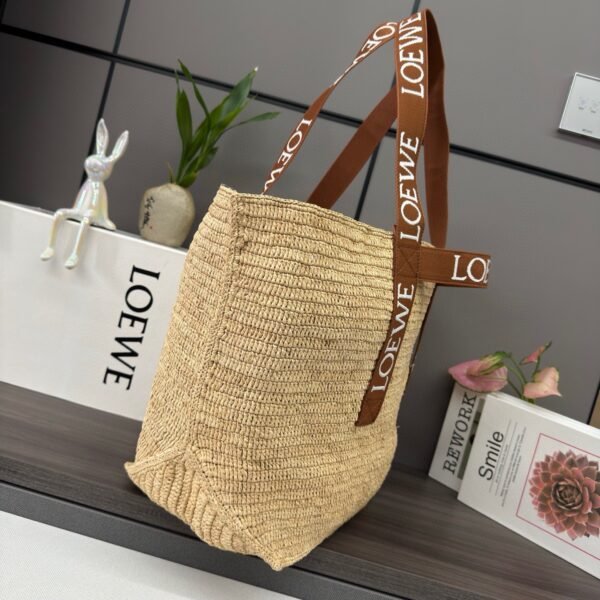 Fold Shopper in raffia