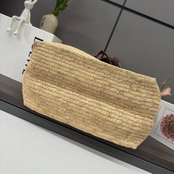 Fold Shopper in raffia