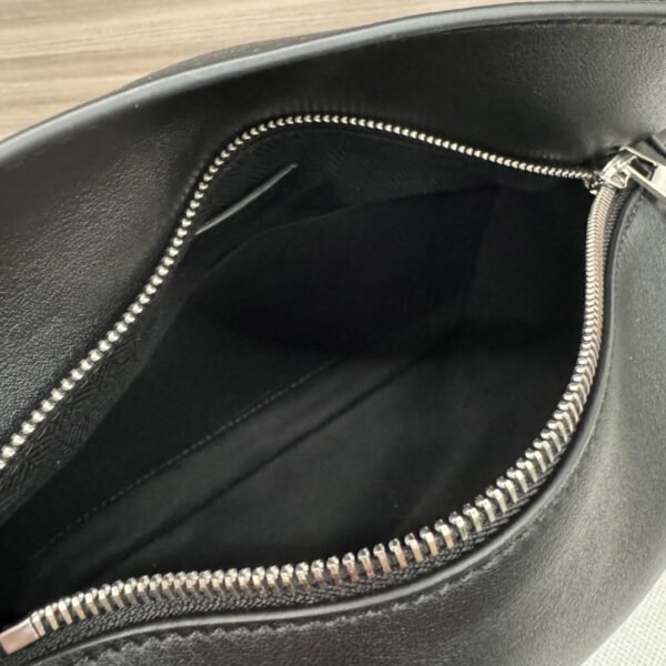 B510SEBX02 (3) Small Puzzle bumbag in classic calfskin