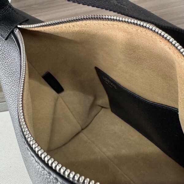 B906Q63X08 (5) Small Cubi crossbody bag in supple grained calfskin