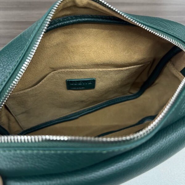 Medium Pebble messenger bag in supple grained calfskin