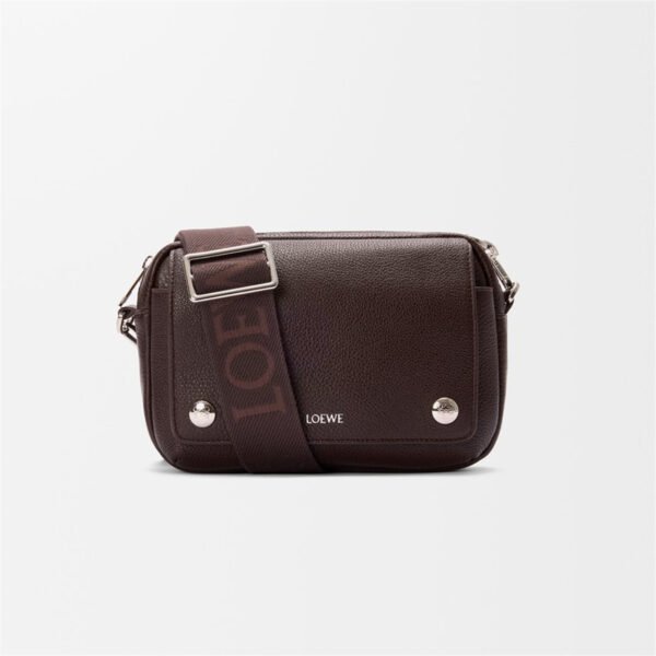BANBPCBX01 (1) Small Pebble messenger bag in supple grained calfskin