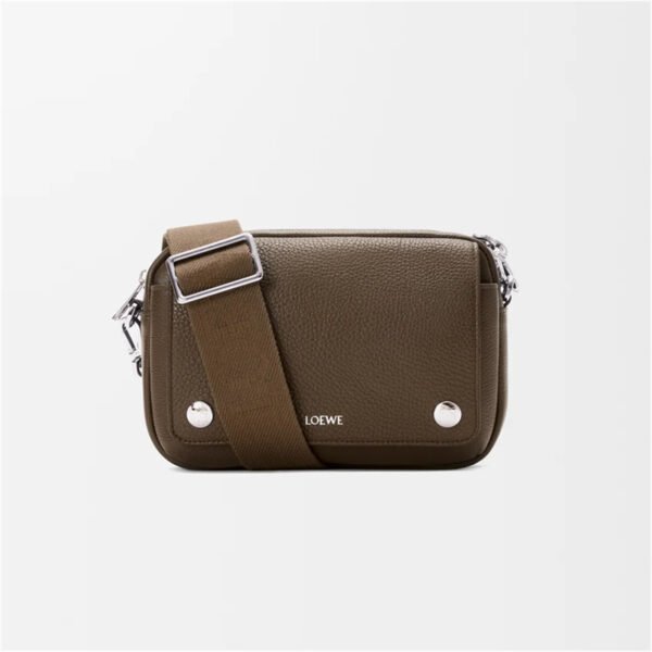 BANBPCBX01 (1) Small Pebble messenger bag in supple grained calfskin