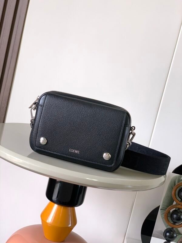 Small Pebble messenger bag in supple grained calfskin