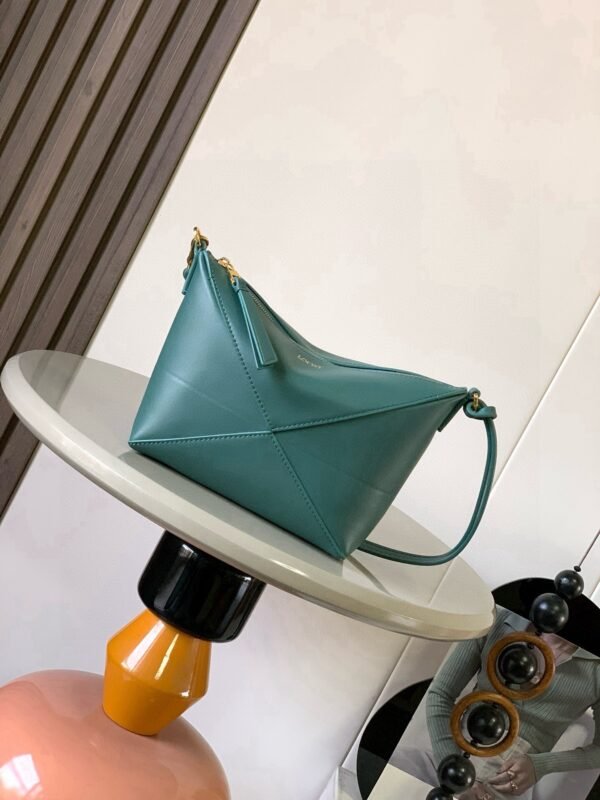 C510PT1X01 (1) Puzzle Fold pouch in shiny nappa calfskin