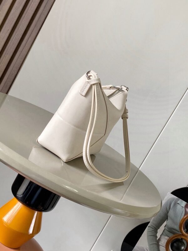 C510PT1X01 (1) Puzzle Fold pouch in shiny nappa calfskin