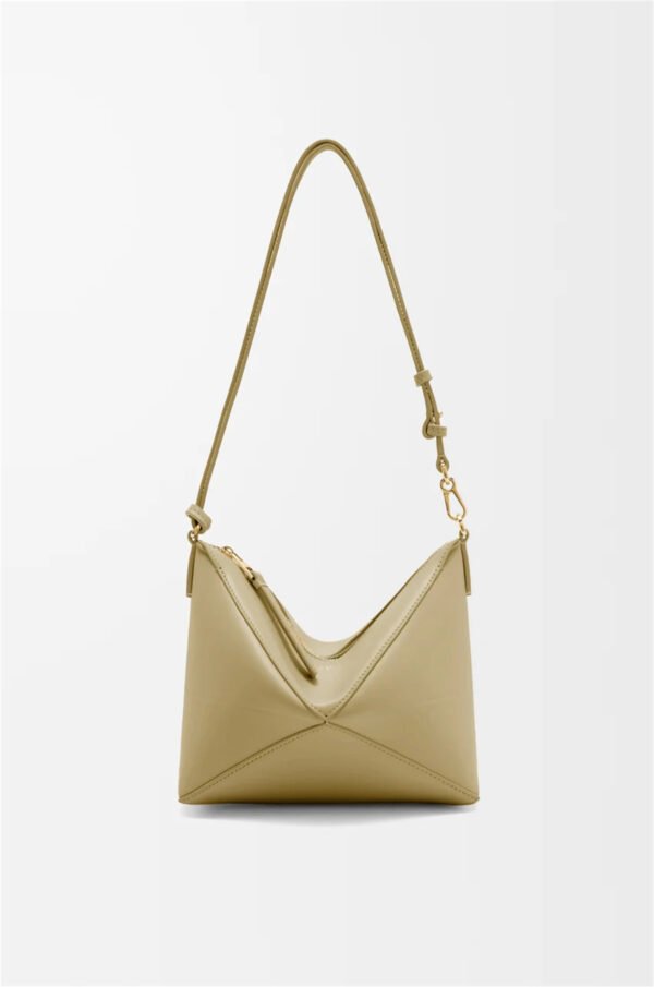 C510PT1X01 (1) Puzzle Fold pouch in shiny nappa calfskin