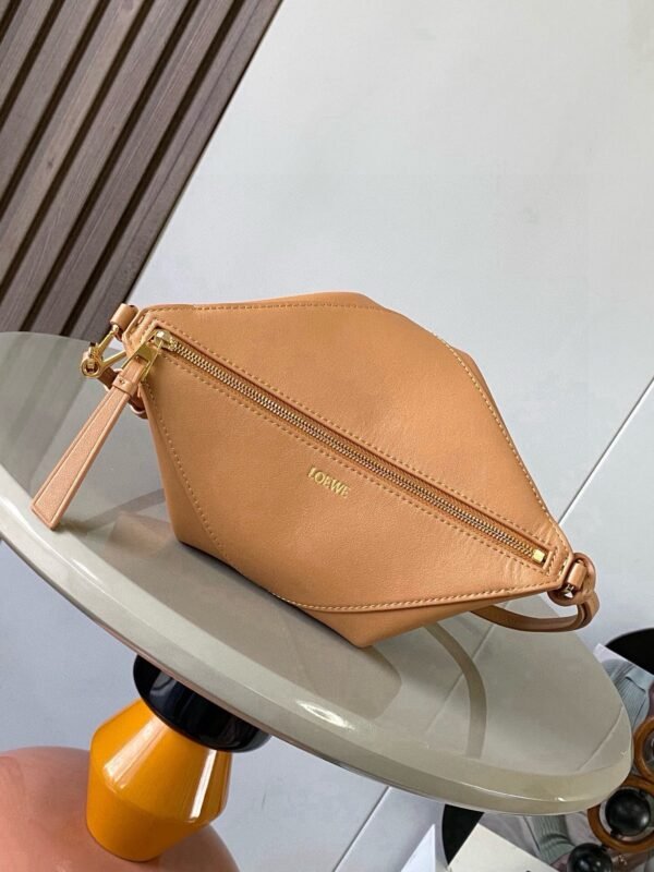 C510PT1X01 (4) Puzzle Fold pouch in shiny nappa calfskin