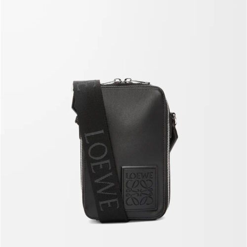 C565S59X01 (1) Vertical crossbody pocket in satin calfskin