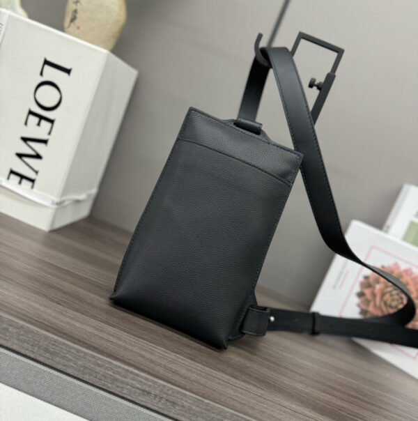 Vertical T Pocket in soft grained calfskin