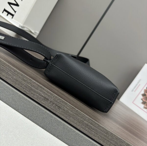 Vertical T Pocket in soft grained calfskin