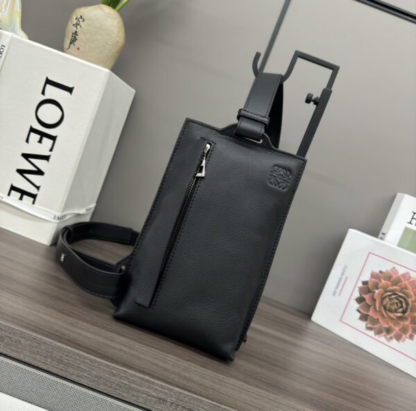 Vertical T Pocket in soft grained calfskin