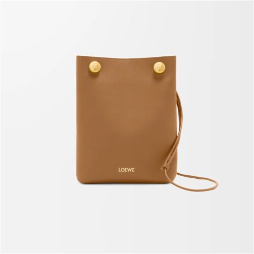 Pebble pouch in smooth calfskin