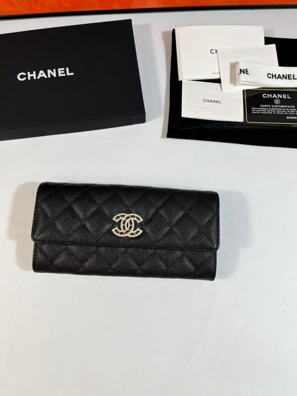Caviar Quilted Crystal CC Large Gusset Flap Wallet black (6) Caviar Quilted Crystal CC Large Gusset Flap Wallet