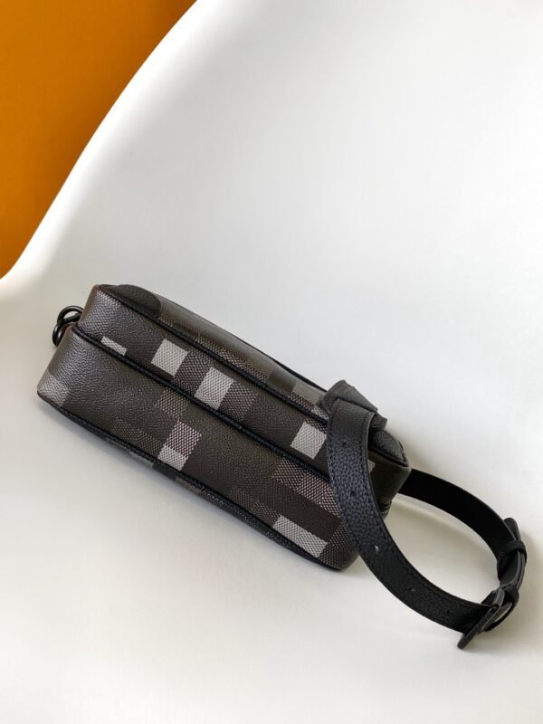 IMG_0312 LOUIS VUITTON Nil Messenger M14988