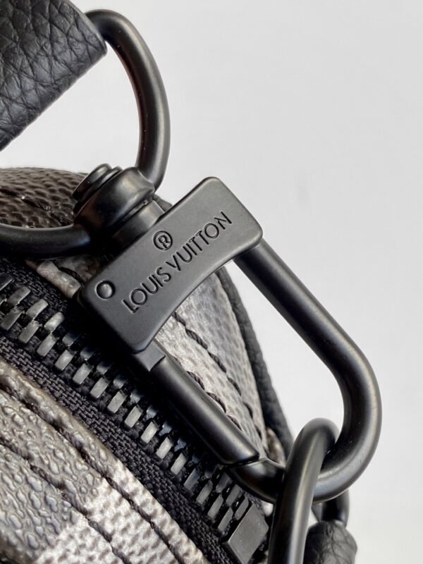 IMG_0315 LOUIS VUITTON Nil Messenger M14988