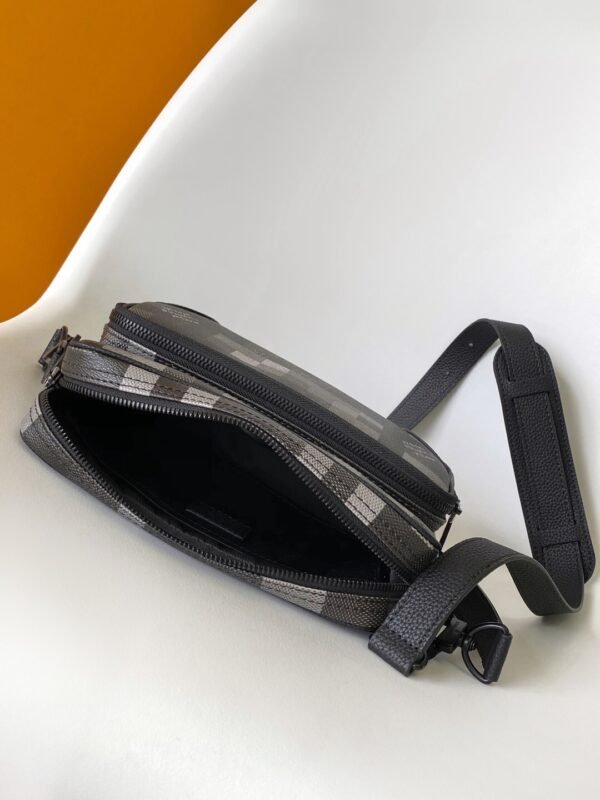 IMG_0316 LOUIS VUITTON Nil Messenger M14988