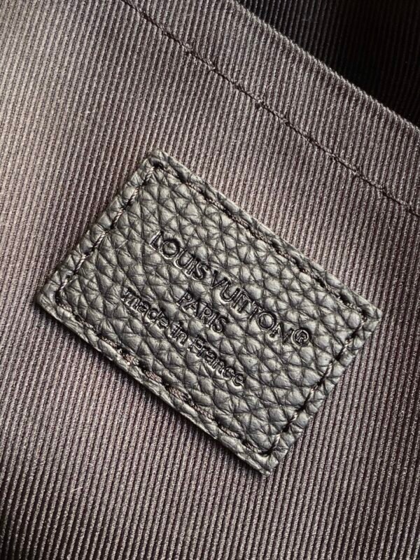 IMG_0317 LOUIS VUITTON Nil Messenger M14988