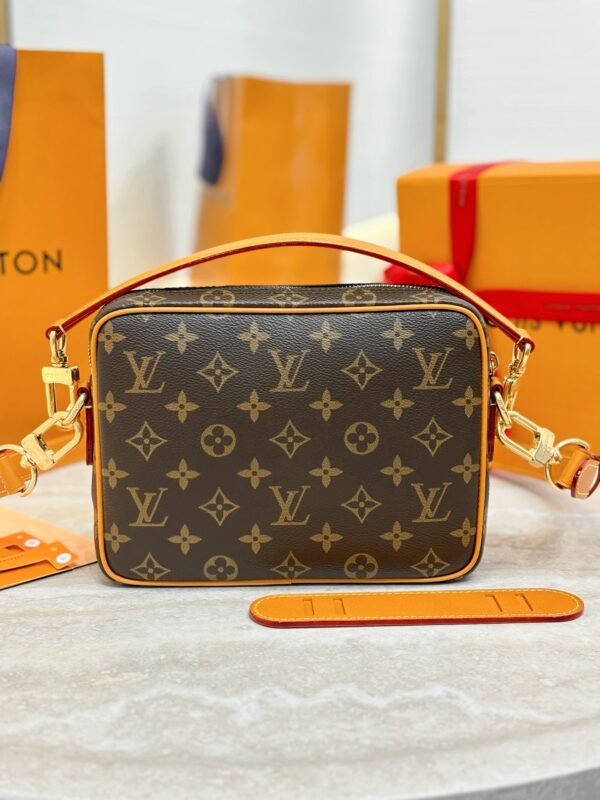 LOUIS VUITTON Nil M14016