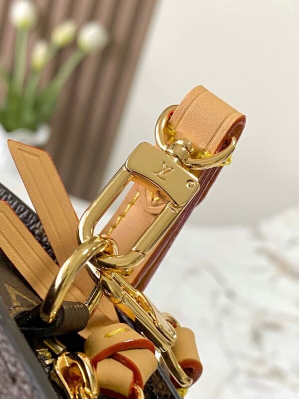 LOUIS VUITTON SS25 Collection LV Fan M14804