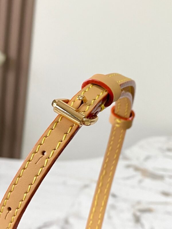 LOUIS VUITTON SS25 Collection LV Fan M14804