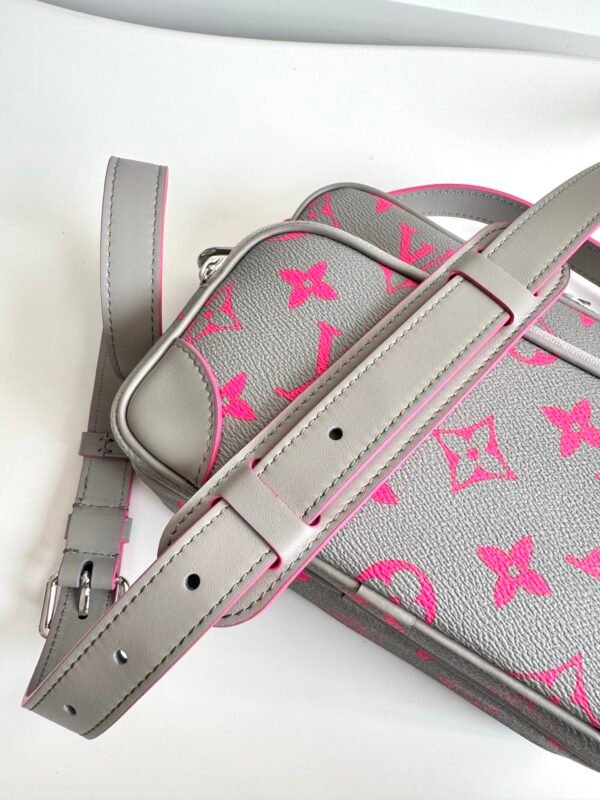 M15024 (7) LOUIS VUITTON Nil messenger bag M15024