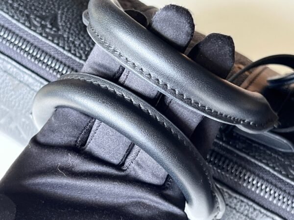 M20900 (8) LOUIS VUITTON Keepall Bandoulière 25 M20900