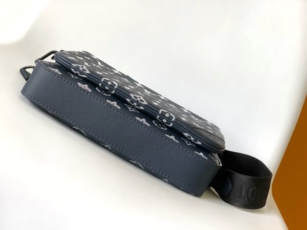 M24753 (4) LOUIS VUITTON Trio Messenger M24753