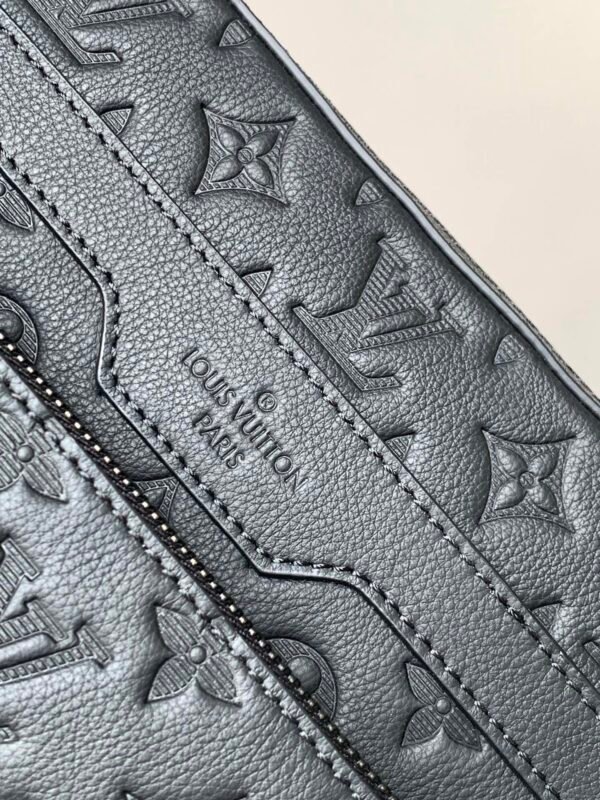 LOUIS VUITTON Trio Messenger M46602