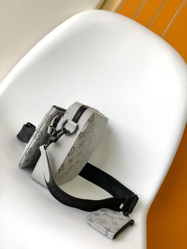 LOUIS VUITTON Trio Messenger M46603