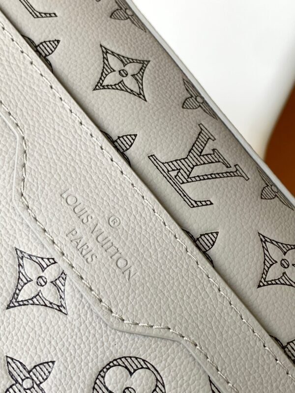 LOUIS VUITTON Trio Messenger M46603