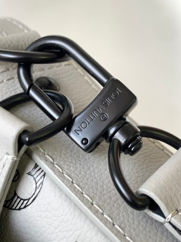 LOUIS VUITTON Trio Messenger M46603