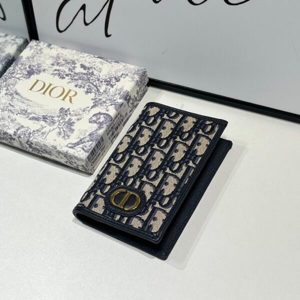 30 Montaigne Passport Holder