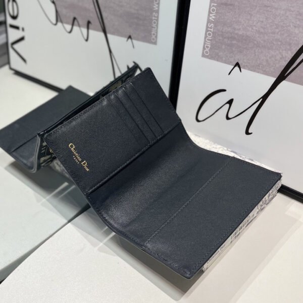 30 Montaigne Passport Holder
