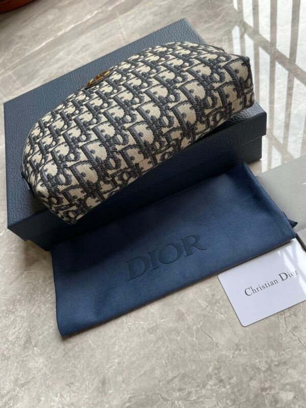 S2124UTZQ_M928 (6) 30 Montaigne Aphrodite Clutch