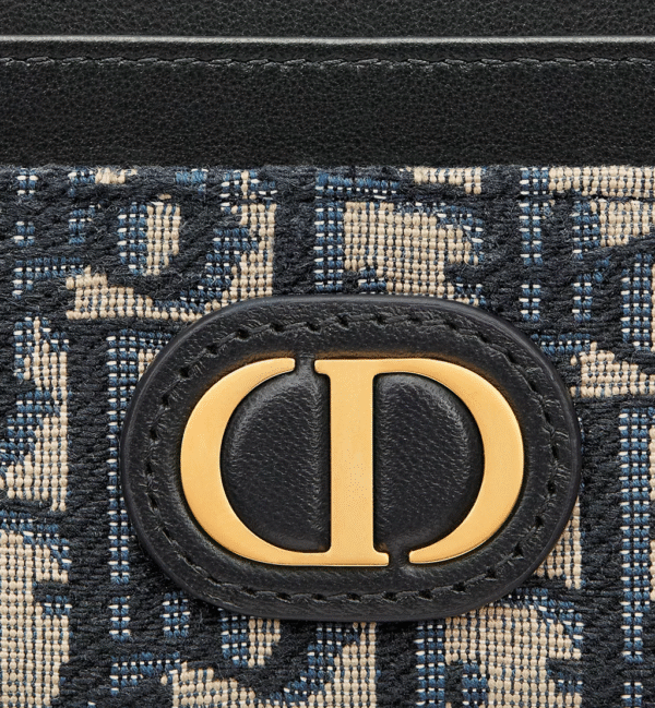 S2152UTZQ_M928 (4) 30 Montaigne Freesia Card Holder