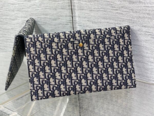 30 Montaigne Avenue Flap Clutch