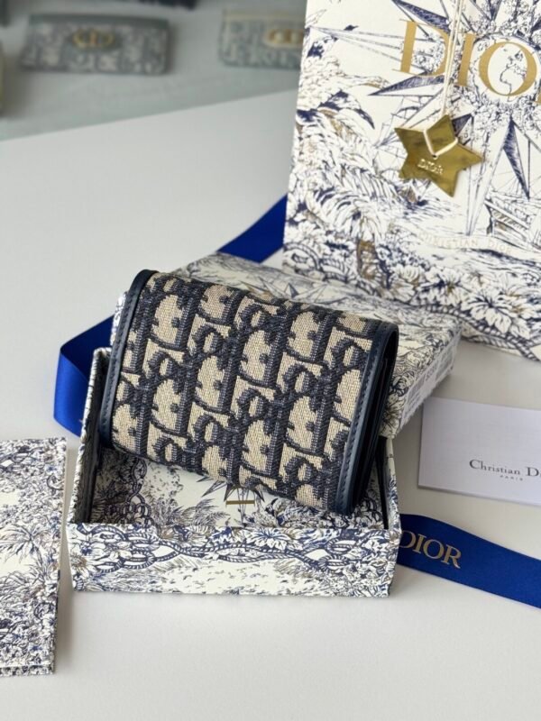 S2300UTZQ_M928 (5) 30 Montaigne Glycine Wallet