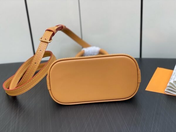 LOUIS VUITTON Nano Alma