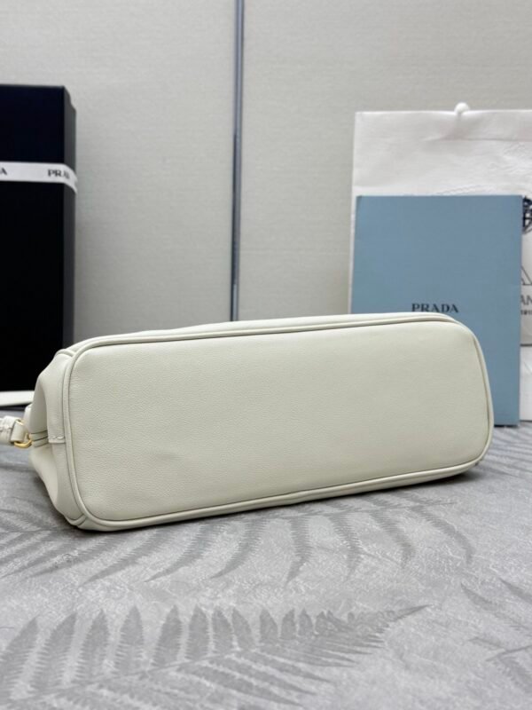 Medium Prada Galleria leather bag