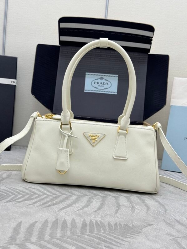 Medium Prada Galleria leather bag