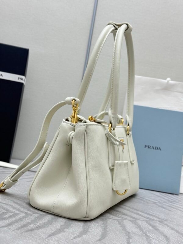 Medium Prada Galleria leather bag