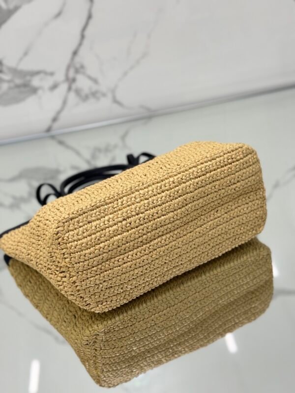 Medium crochet and leather tote bag