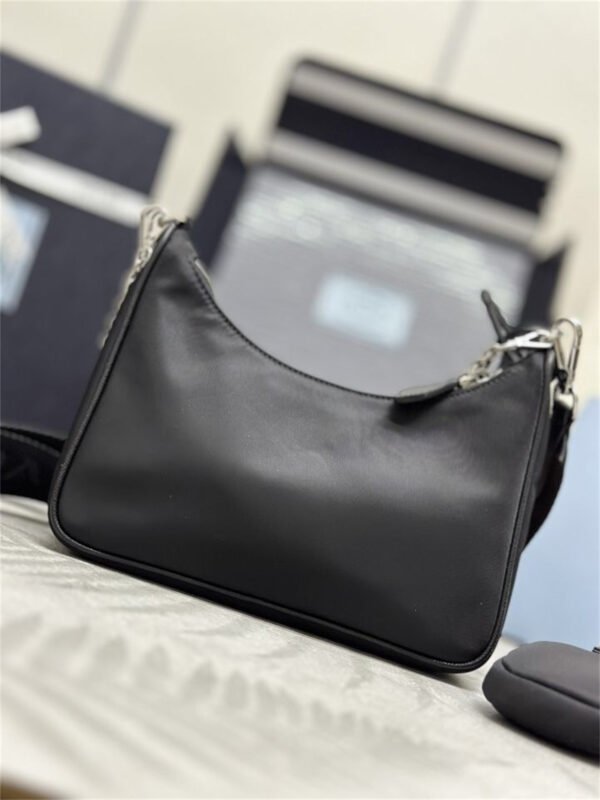 1BH204_R064 (4) Prada Re-Edition 2005 Re-Nylon bag