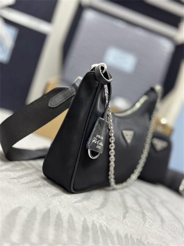 1BH204_R064 (5) Prada Re-Edition 2005 Re-Nylon bag