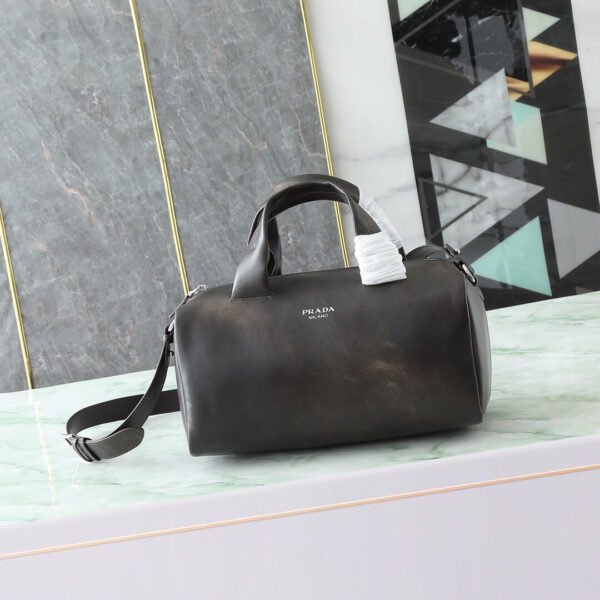2VC046_2C75 (6) Small nappa leather duffle bag