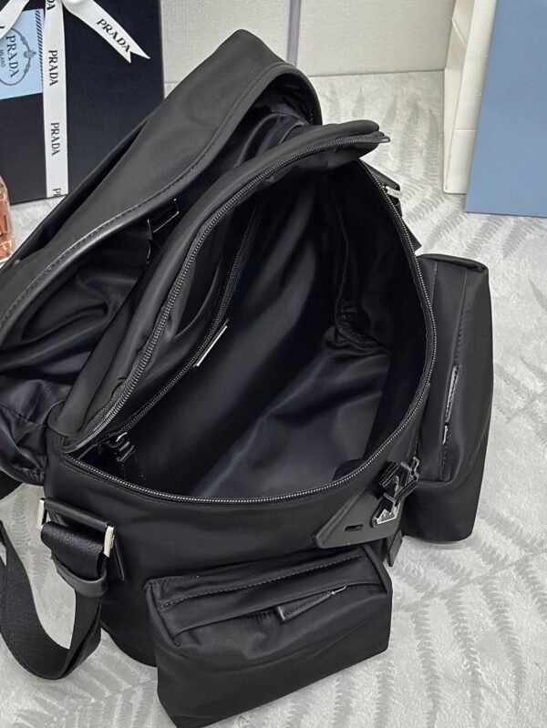 2VD062_2DW3 (1) Re-Nylon and leather shoulder bag